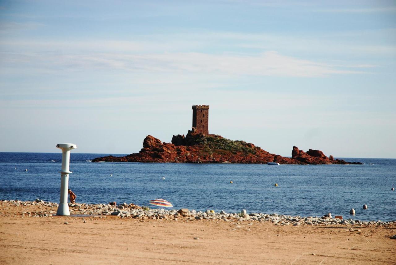 Saint-Raphaël Agay Cap Esterel Village Allee Fleurs - F2 Clim Vue Golf Et Mer - Grande Terrasse Plein Sud מראה חיצוני תמונה