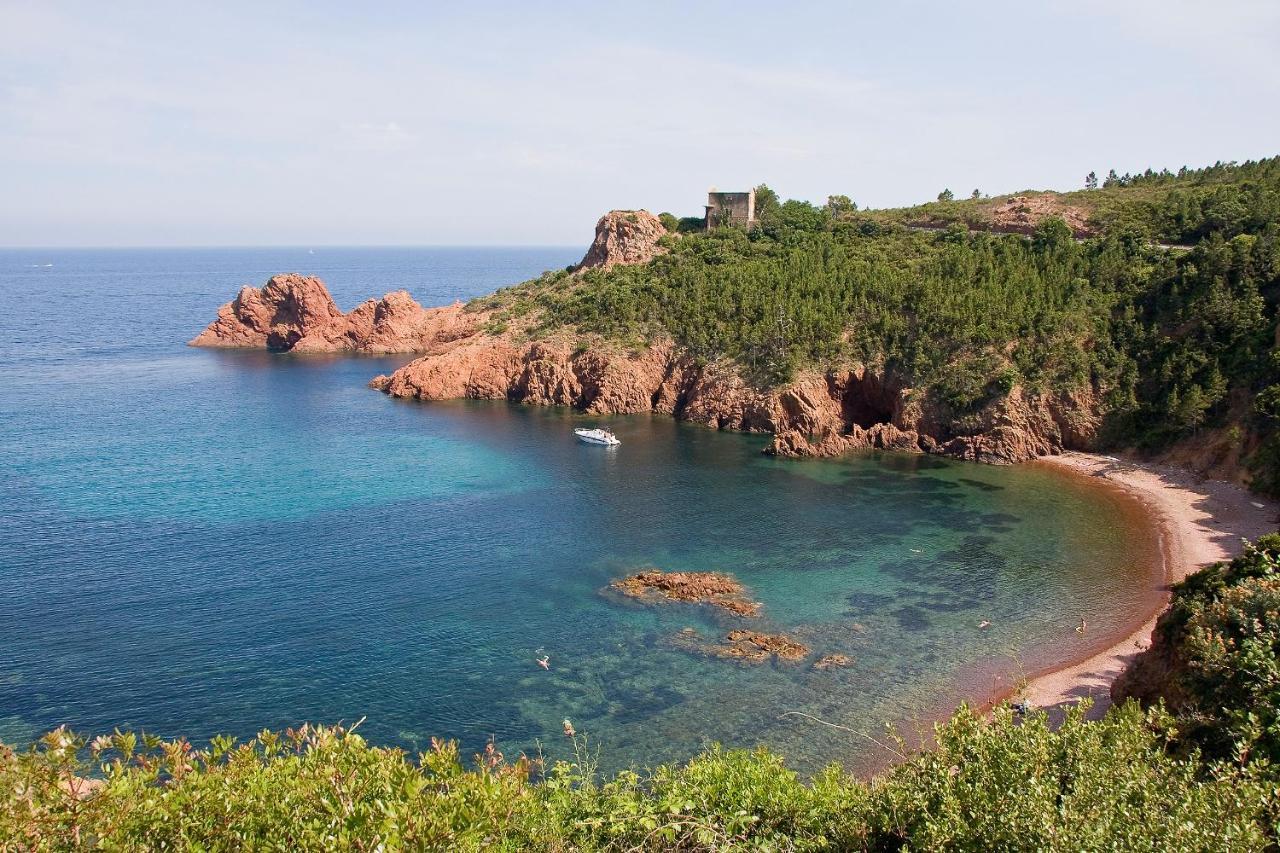 Saint-Raphaël Agay Cap Esterel Village Allee Fleurs - F2 Clim Vue Golf Et Mer - Grande Terrasse Plein Sud מראה חיצוני תמונה