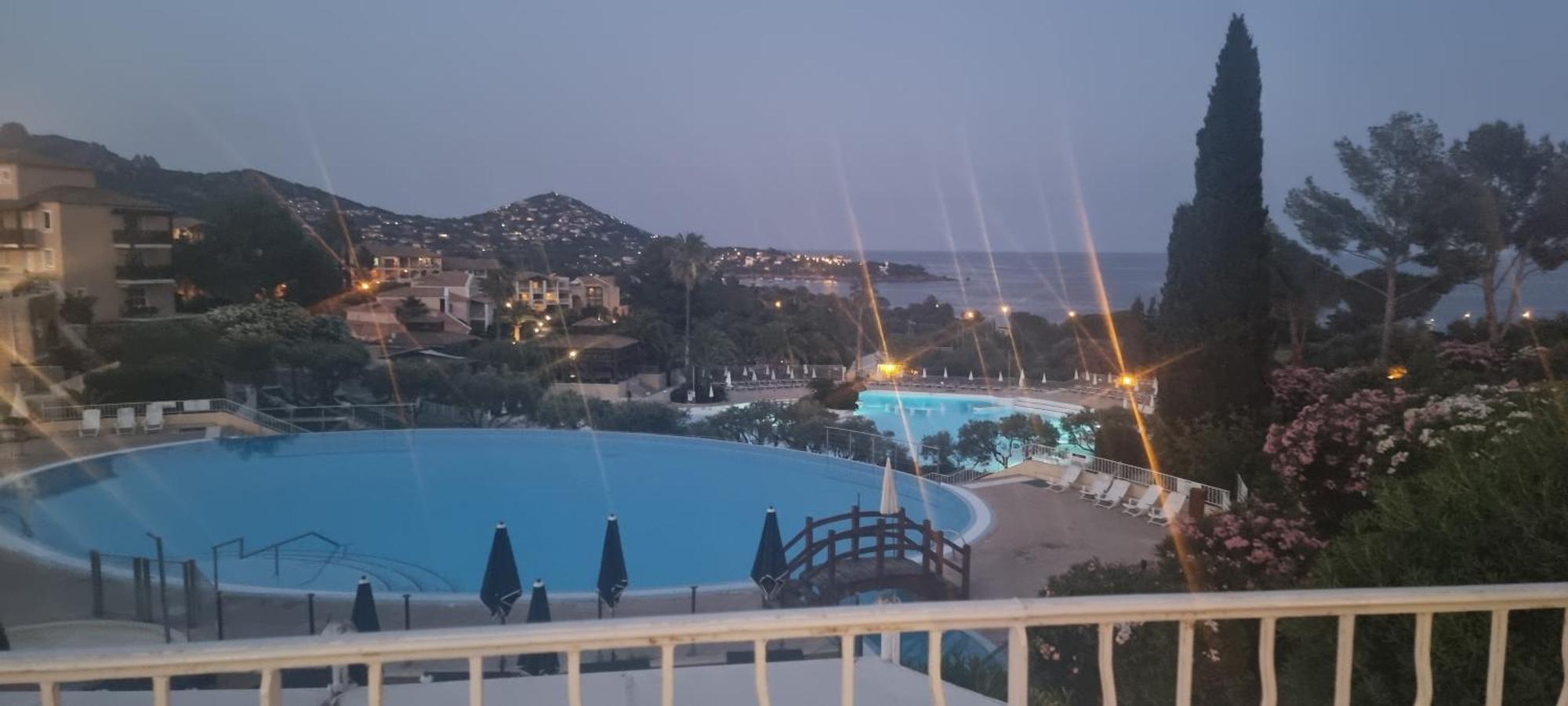 Saint-Raphaël Agay Cap Esterel Village Allee Fleurs - F2 Clim Vue Golf Et Mer - Grande Terrasse Plein Sud מראה חיצוני תמונה