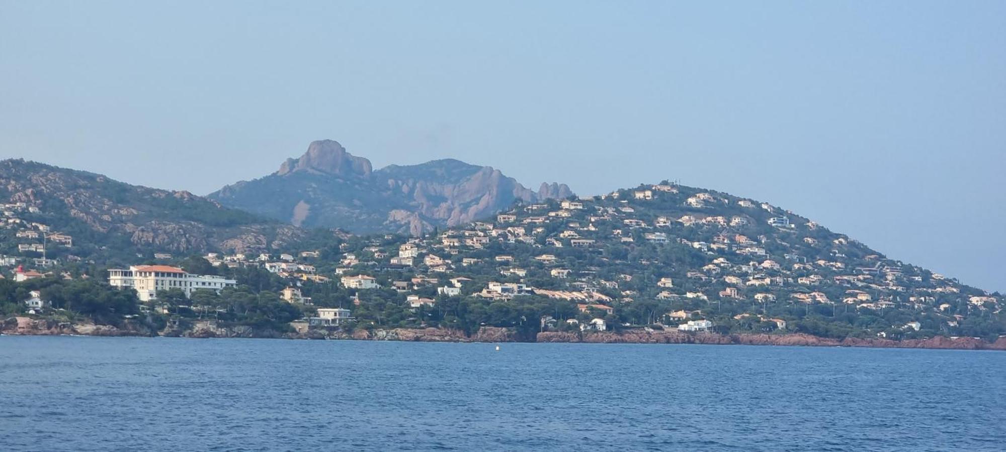 Saint-Raphaël Agay Cap Esterel Village Allee Fleurs - F2 Clim Vue Golf Et Mer - Grande Terrasse Plein Sud מראה חיצוני תמונה
