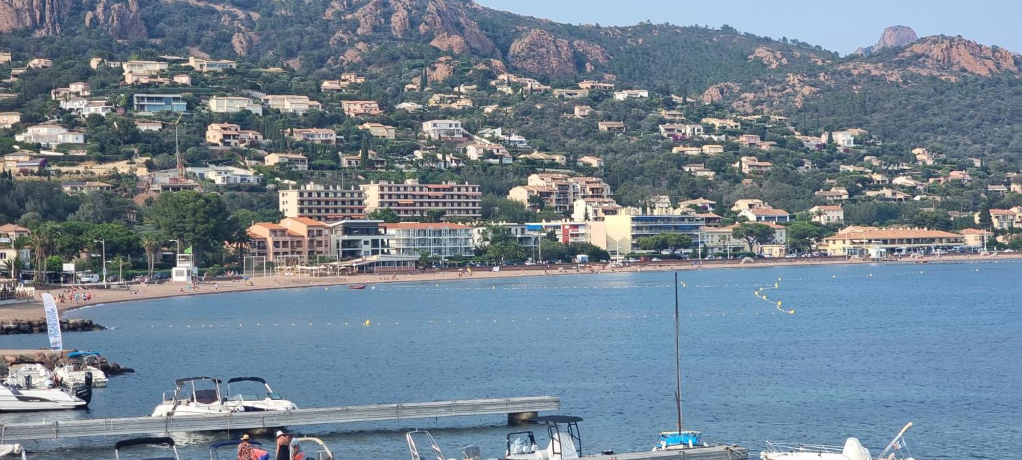 Saint-Raphaël Agay Cap Esterel Village Allee Fleurs - F2 Clim Vue Golf Et Mer - Grande Terrasse Plein Sud מראה חיצוני תמונה