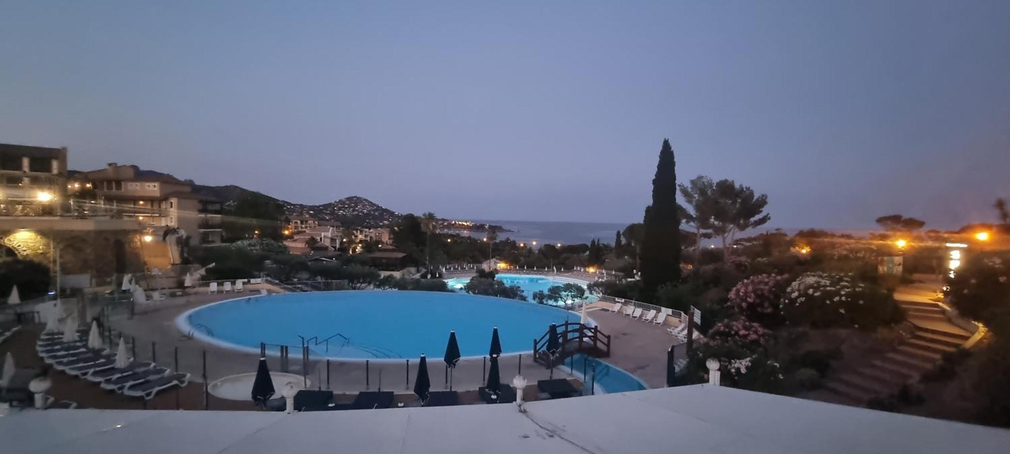 Saint-Raphaël Agay Cap Esterel Village Allee Fleurs - F2 Clim Vue Golf Et Mer - Grande Terrasse Plein Sud מראה חיצוני תמונה