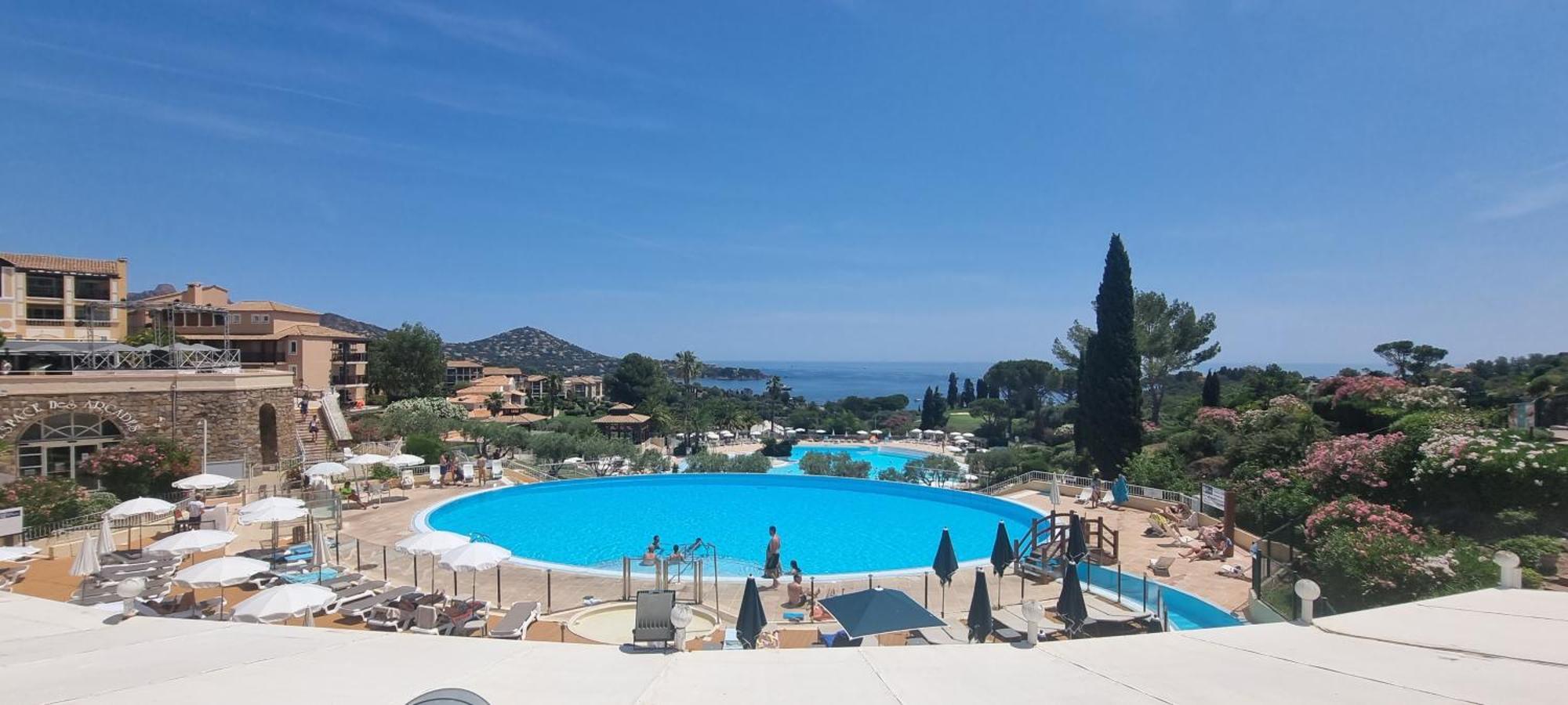 Saint-Raphaël Agay Cap Esterel Village Allee Fleurs - F2 Clim Vue Golf Et Mer - Grande Terrasse Plein Sud מראה חיצוני תמונה