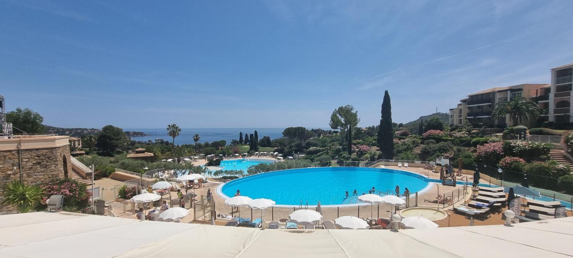 Saint-Raphaël Agay Cap Esterel Village Allee Fleurs - F2 Clim Vue Golf Et Mer - Grande Terrasse Plein Sud מראה חיצוני תמונה