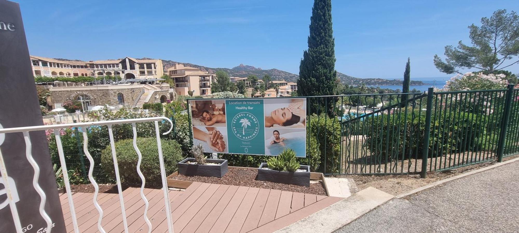 Saint-Raphaël Agay Cap Esterel Village Allee Fleurs - F2 Clim Vue Golf Et Mer - Grande Terrasse Plein Sud מראה חיצוני תמונה
