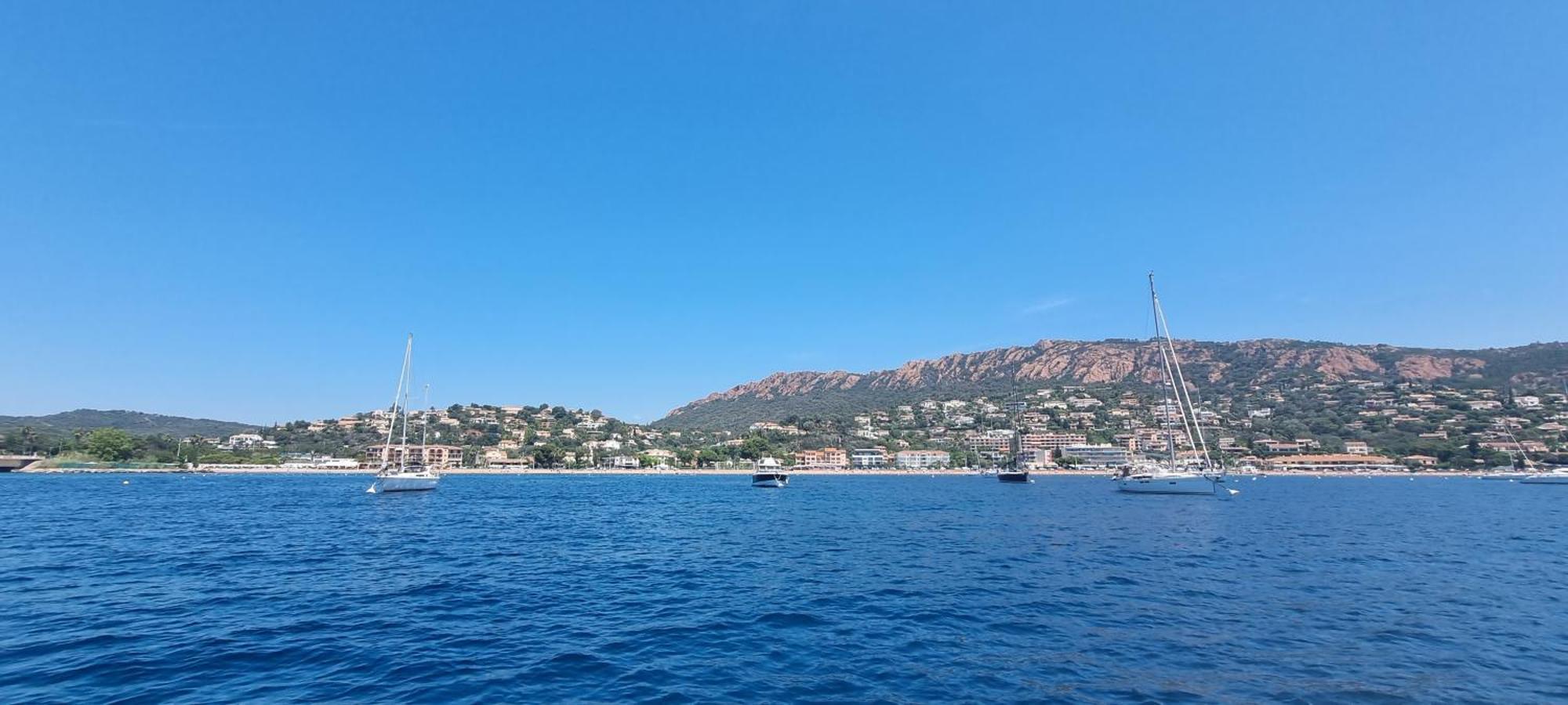 Saint-Raphaël Agay Cap Esterel Village Allee Fleurs - F2 Clim Vue Golf Et Mer - Grande Terrasse Plein Sud מראה חיצוני תמונה