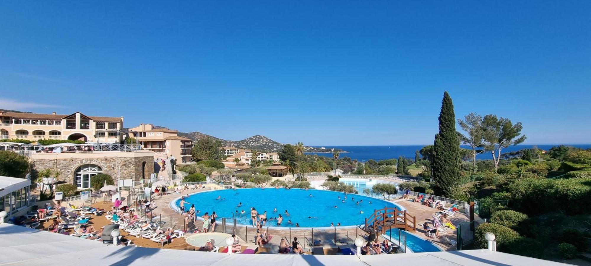 Saint-Raphaël Agay Cap Esterel Village Allee Fleurs - F2 Clim Vue Golf Et Mer - Grande Terrasse Plein Sud מראה חיצוני תמונה