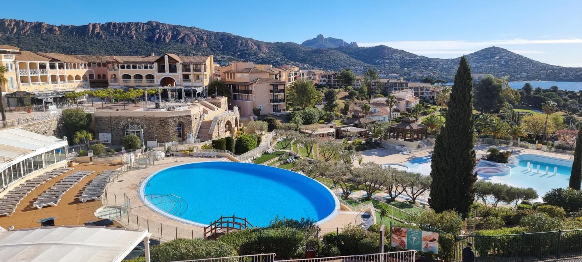 Saint-Raphaël Agay Cap Esterel Village Allee Fleurs - F2 Clim Vue Golf Et Mer - Grande Terrasse Plein Sud מראה חיצוני תמונה