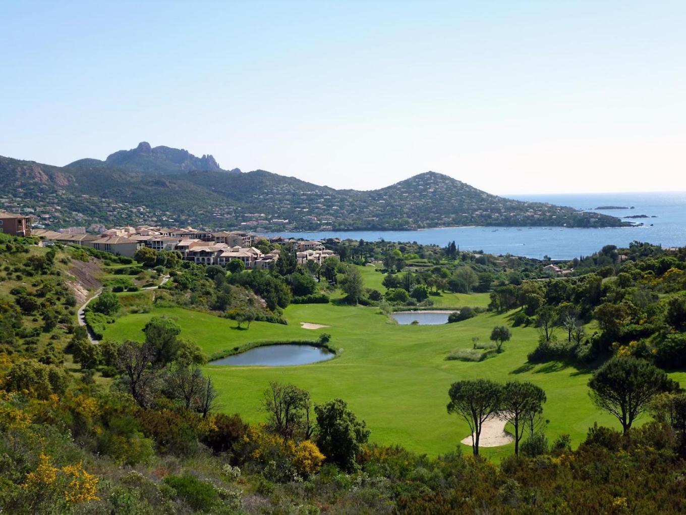 Saint-Raphaël Agay Cap Esterel Village Allee Fleurs - F2 Clim Vue Golf Et Mer - Grande Terrasse Plein Sud מראה חיצוני תמונה